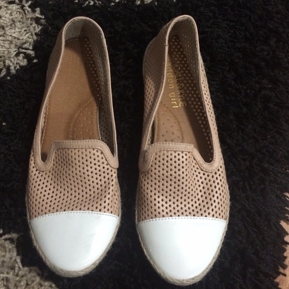 Madden girl "Kendall & Kylie poppy flats"