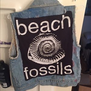Beach fossils vest