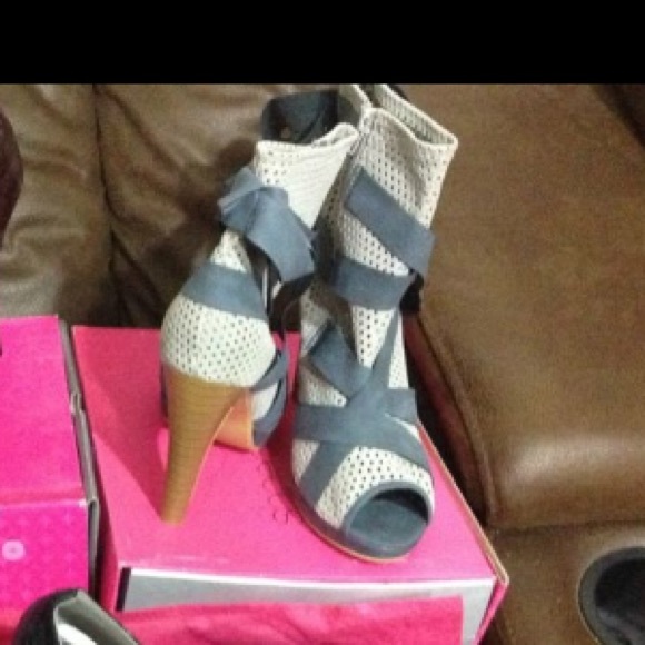 Gray/heather booties