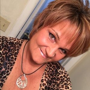 Meet your Posher, Denise