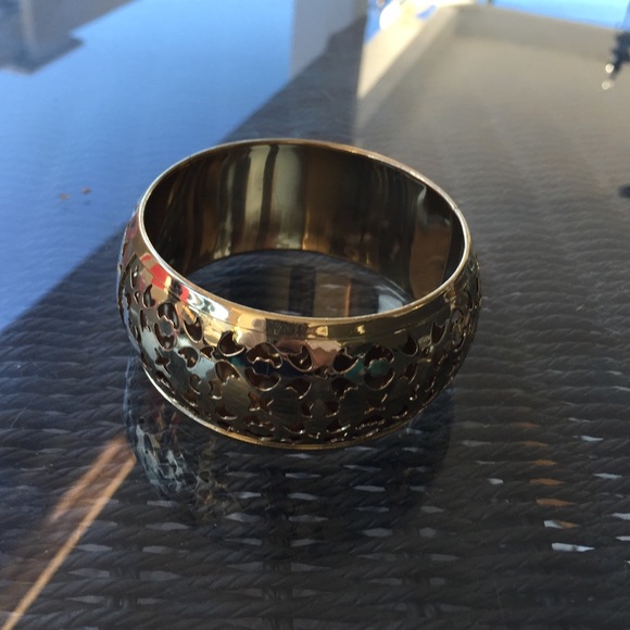 Gold costume jewelry bracelet