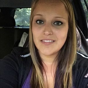 Meet your Posher, Courtney