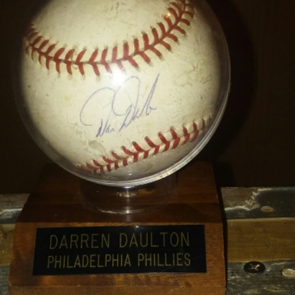 1993 autographed darren daulton world series ball