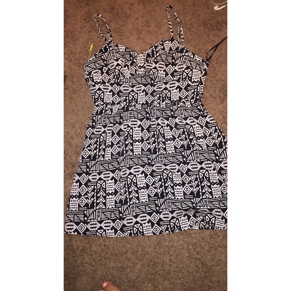 Cute black and white short dress
