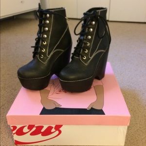 Jeffrey Campbell tardy