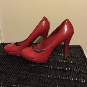 Red pumps
