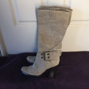 Cream size 6 women's boots