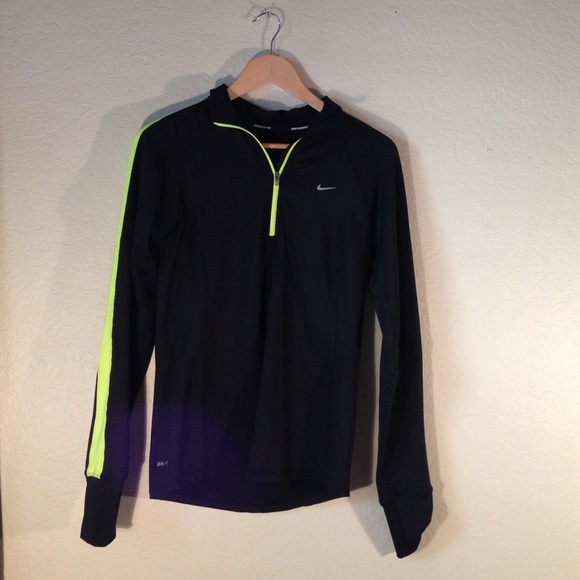 Nike Jackets & Blazers - Nike pull over