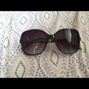 Black big eyes sunglasses