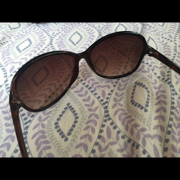 Rounded eye sunglasses - Picture 2 of 2