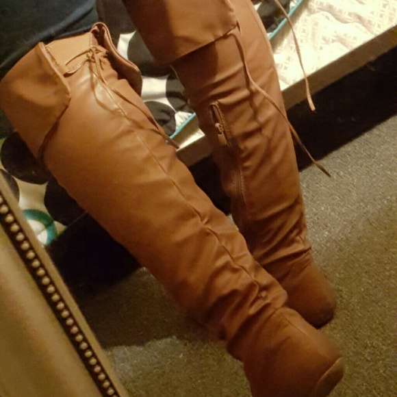 Knee length boots - Picture 2 of 4