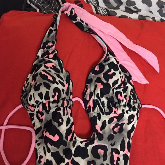 Women's One Piece Swimming Suit - Picture 2 of 3