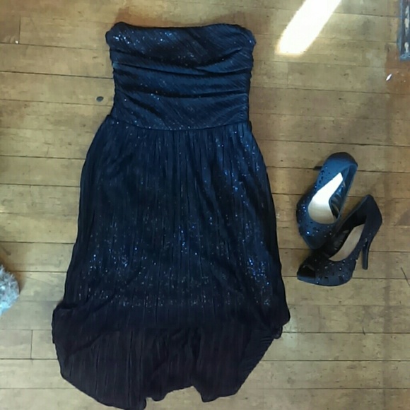 ❌sold in bundle ❌Express Strapless Dress - Picture 2 of 4