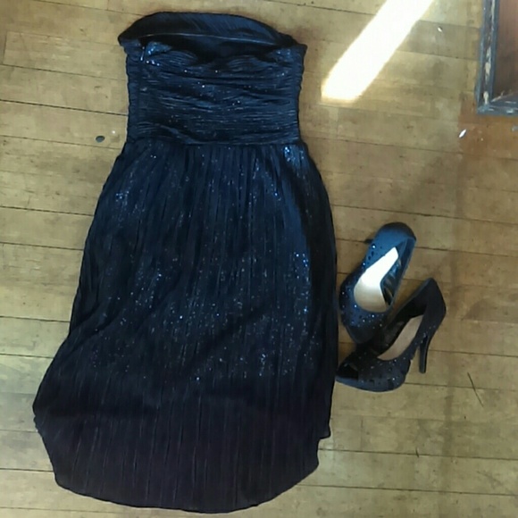 ❌sold in bundle ❌Express Strapless Dress - Picture 4 of 4