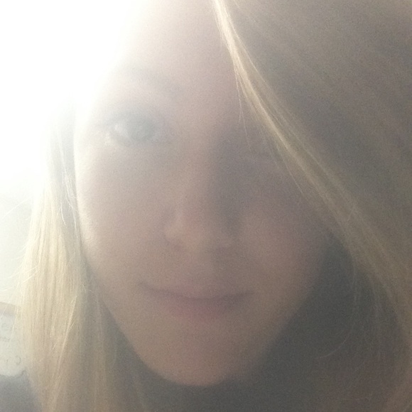 Meet your Posher, Noelle - Picture 1 of 1