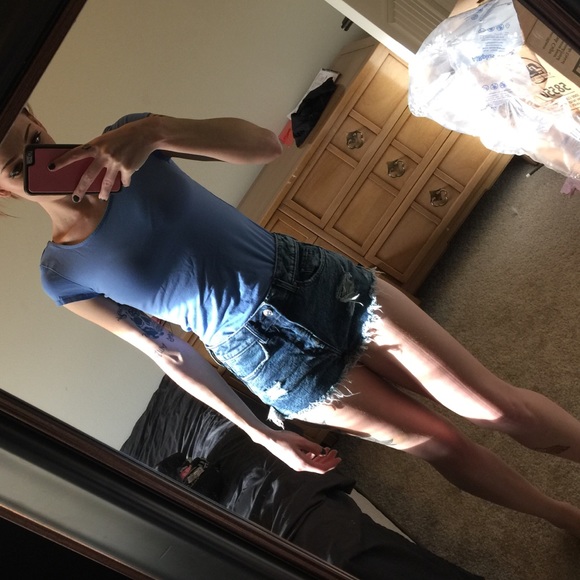 Outfit 🌟 H&M Top and Highwaisted Distressed Short