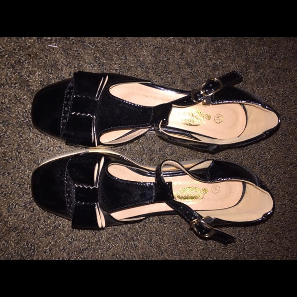 Black Wedges
