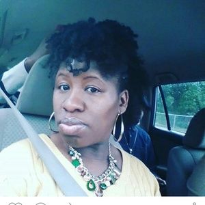 Meet your Posher, Tosha