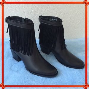 Black leather with fringes ankle boots.