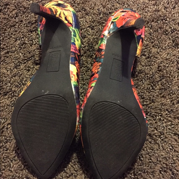 Colorful Heels - Picture 2 of 3