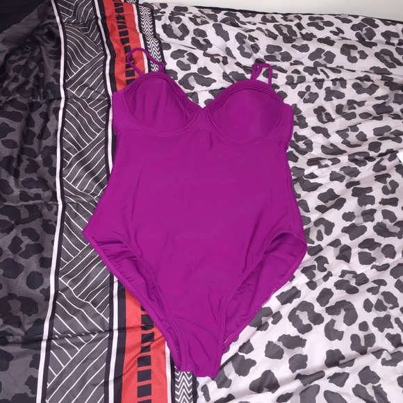 💜 Women's One Piece - Picture 1 of 4