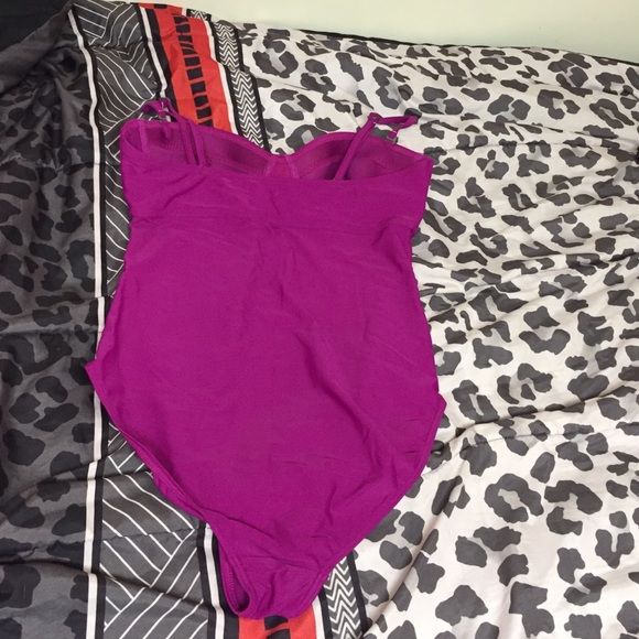 💜 Women's One Piece - Picture 4 of 4