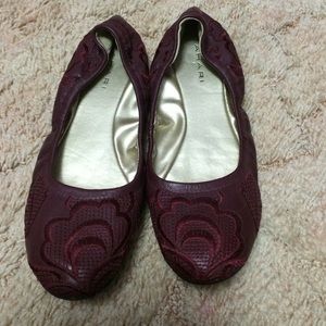 Tahari flats