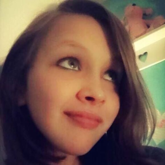 Meet your Posher, Kayleigh - Picture 1 of 1