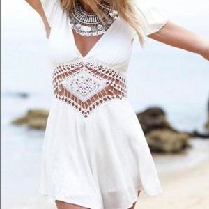 White lacey romper🌱