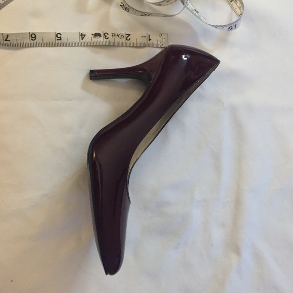 Nine West - Picture 2 of 4