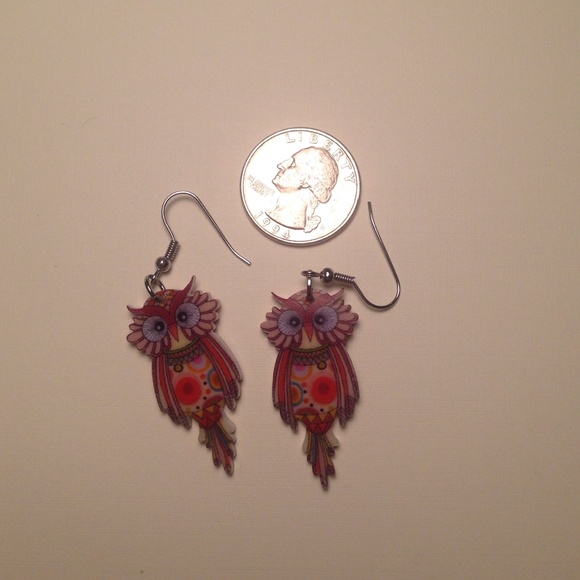 ✌️SOLD in Bundle✌️Adorable Acrylic Owl Earrings - Picture 3 of 3