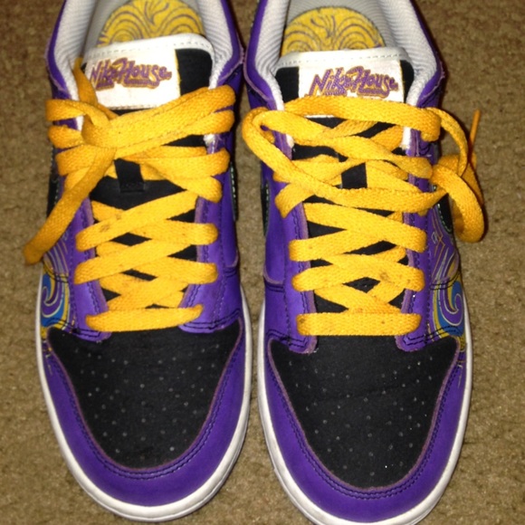 Nike dunks size 6 youth size