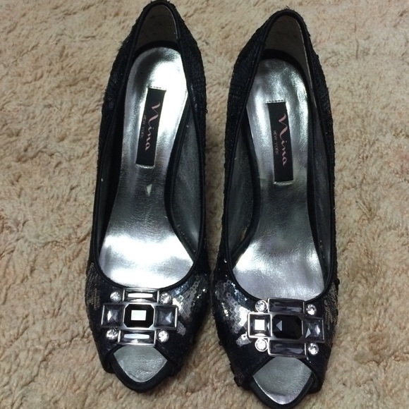 Nina evening pumps