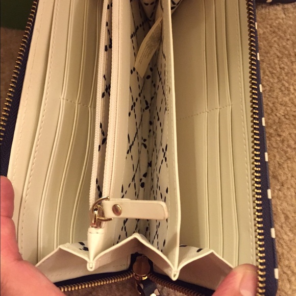 Kate Spade vinyl tote with matching wallet - Picture 3 of 4