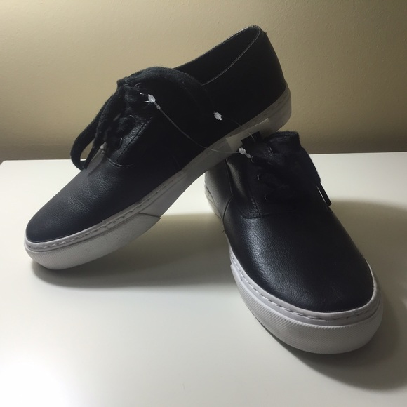 GAP leather shoes