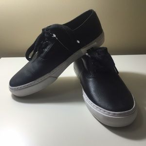 GAP leather shoes