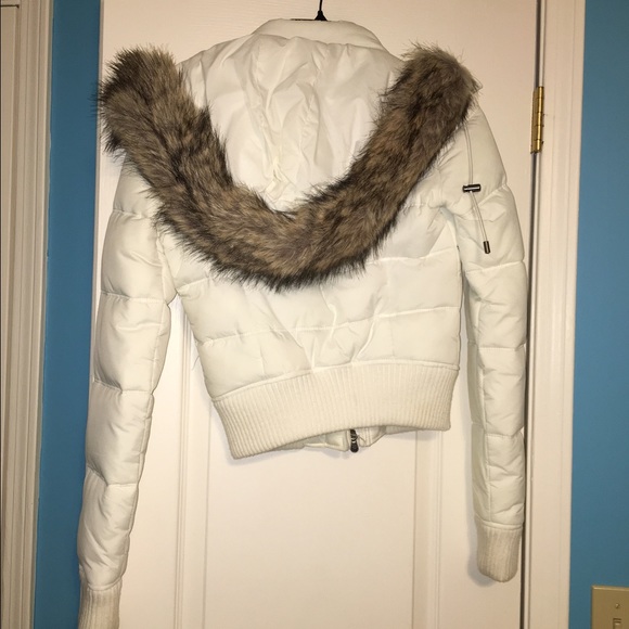 Abercrombie and Fitch Puffy white jacket - Picture 2 of 4