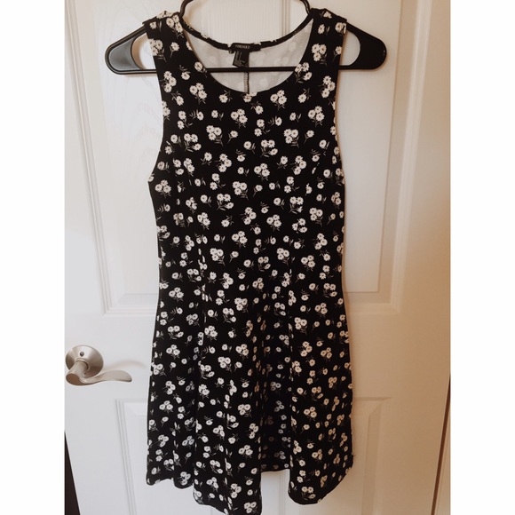 Forever 21 Daisy Skater Dress