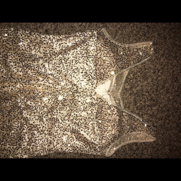 SOLD Sequin party dress - Picture 4 of 4