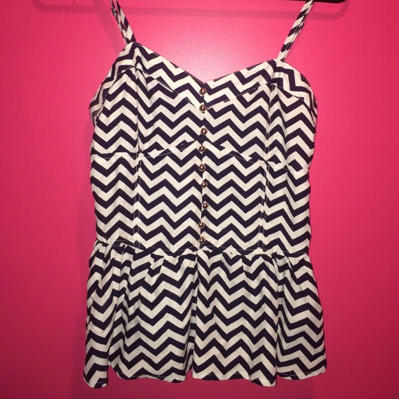 Chevron print tank