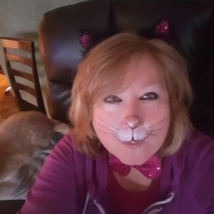 Meet your Posher, Angela