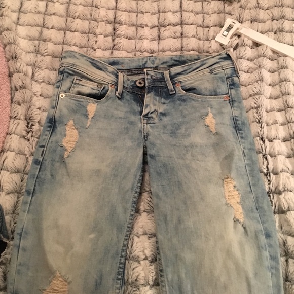 Distressed jeans, H&M