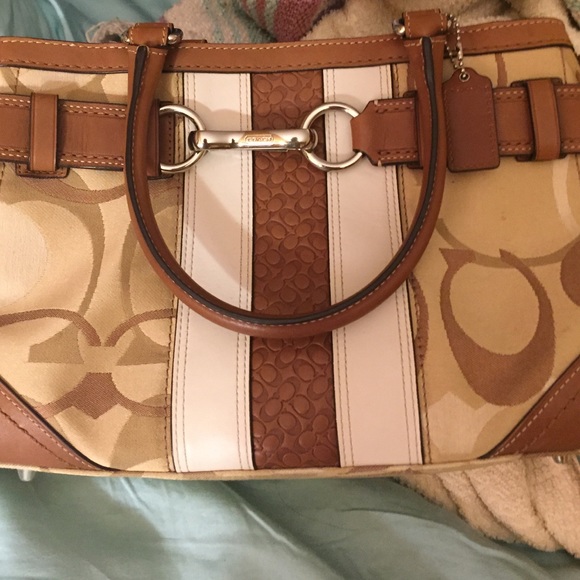 Authentic coach purse used but in great condition - Picture 1 of 3
