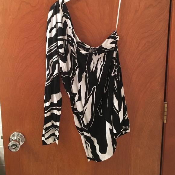 Armani exchange one sleeve shirt