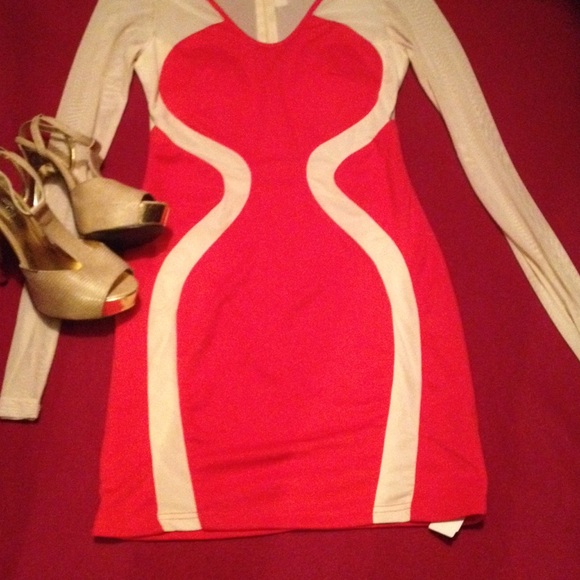 Dress - Picture 2 of 4