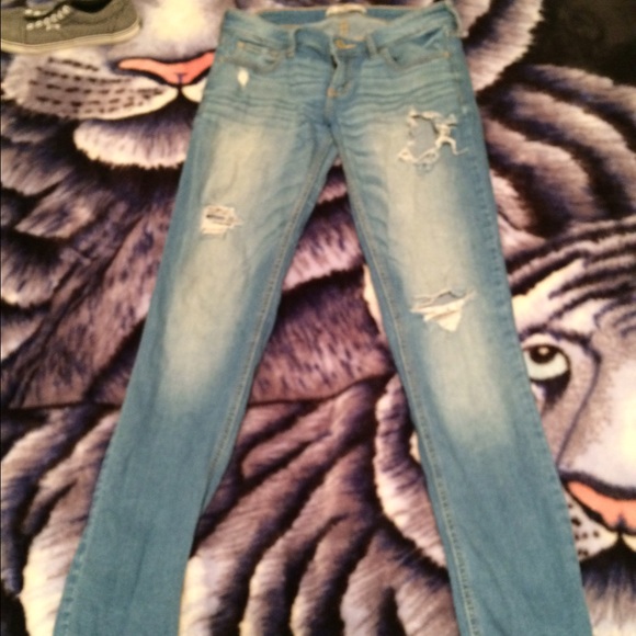 Super cute Hollister jeans😍💘🐘