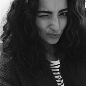 Meet your Posher, Daniela