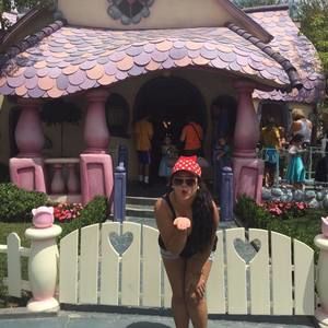 Meet your Posher, Isabel