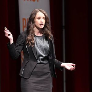 Meet your Posher, Daniela