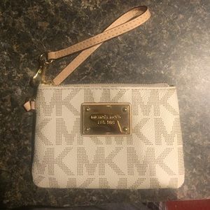 Perfect Condition Michael Kors Small Wristlet. 🎀